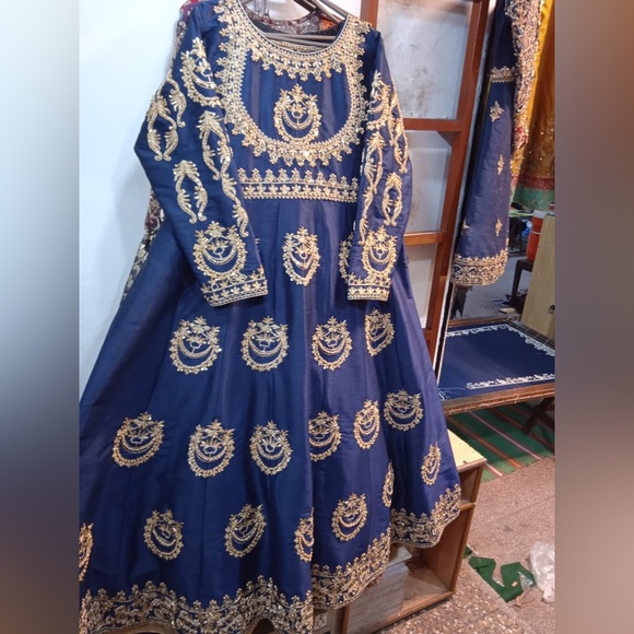 Maxi. Handwork. Net duppatta with sequins. - Picture 4 of 5